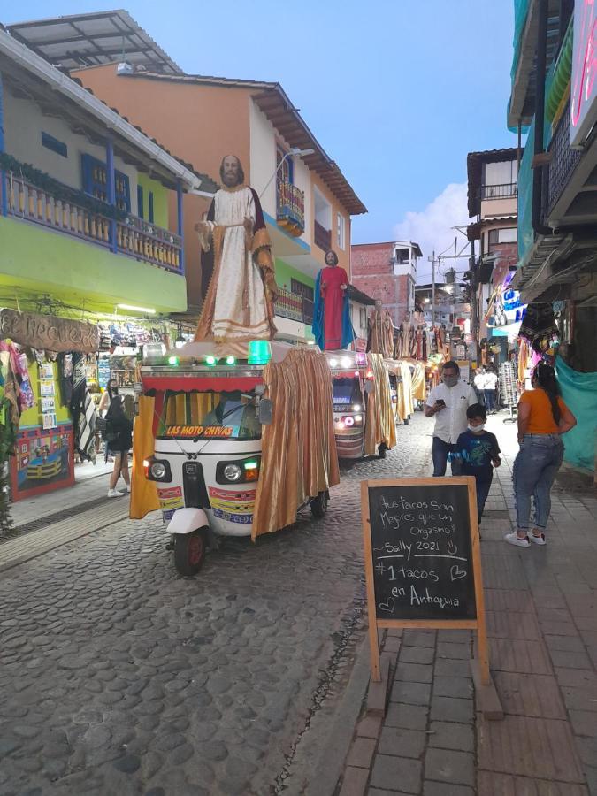El Paraiso Paisa 5 Minutos Del Malecon Parqueadero Privado A Guatape Exterior photo